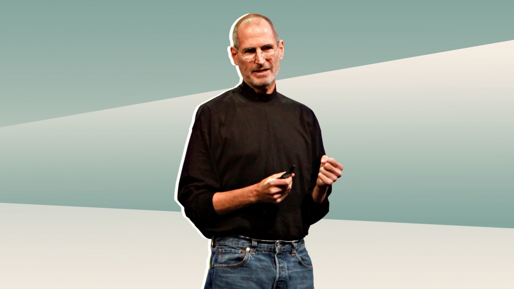 Steve Jobs in front of a blue/green background