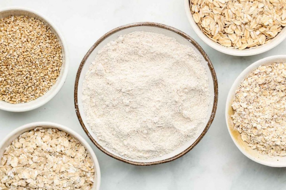 Oat flours