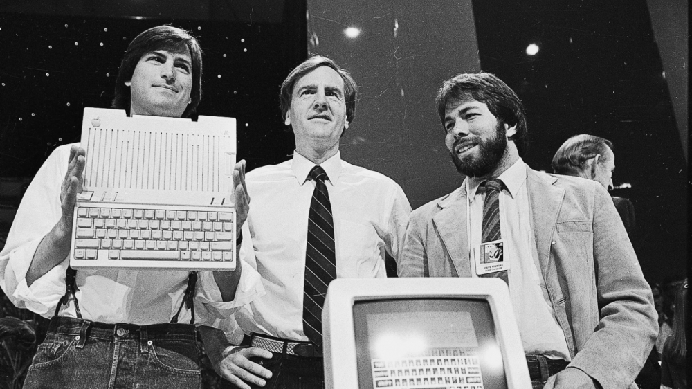 From left to right: Steve Jobs, John Sculley, Steve Wozniak