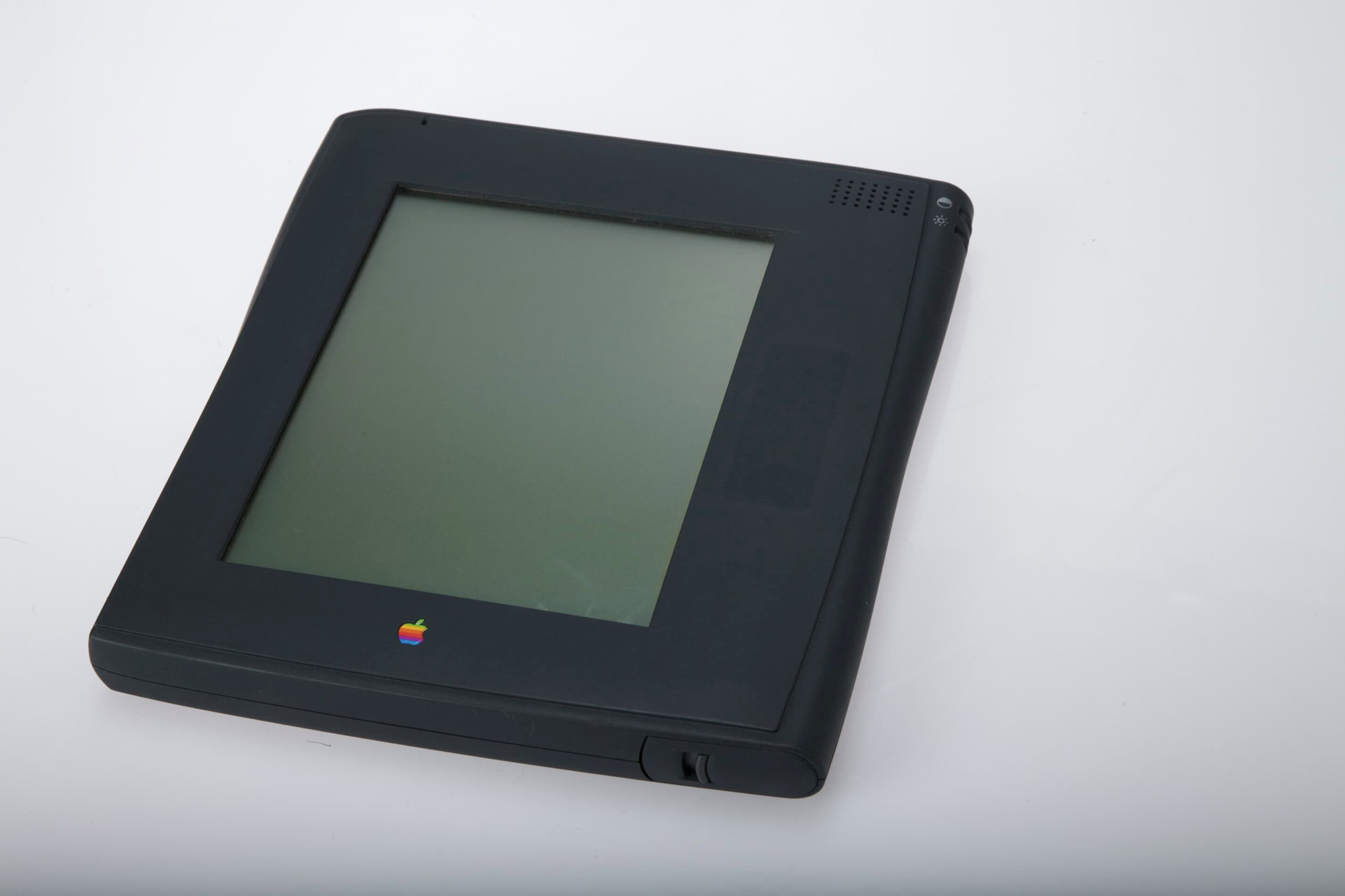 Apple secretly tested this tablet-size Newton device, but ended up scrapping the idea (likely due to poor sales with the original Newton).