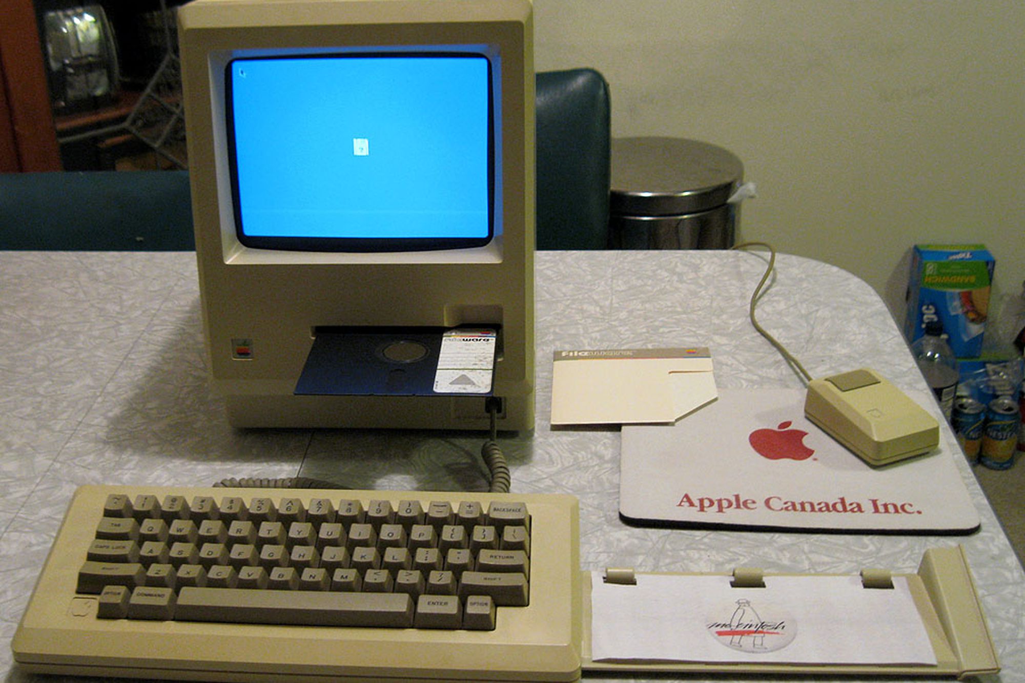 In 2012, a rare Mac 128K prototype with Twiggy drive popped up for sale on e-commcerce site eBay.