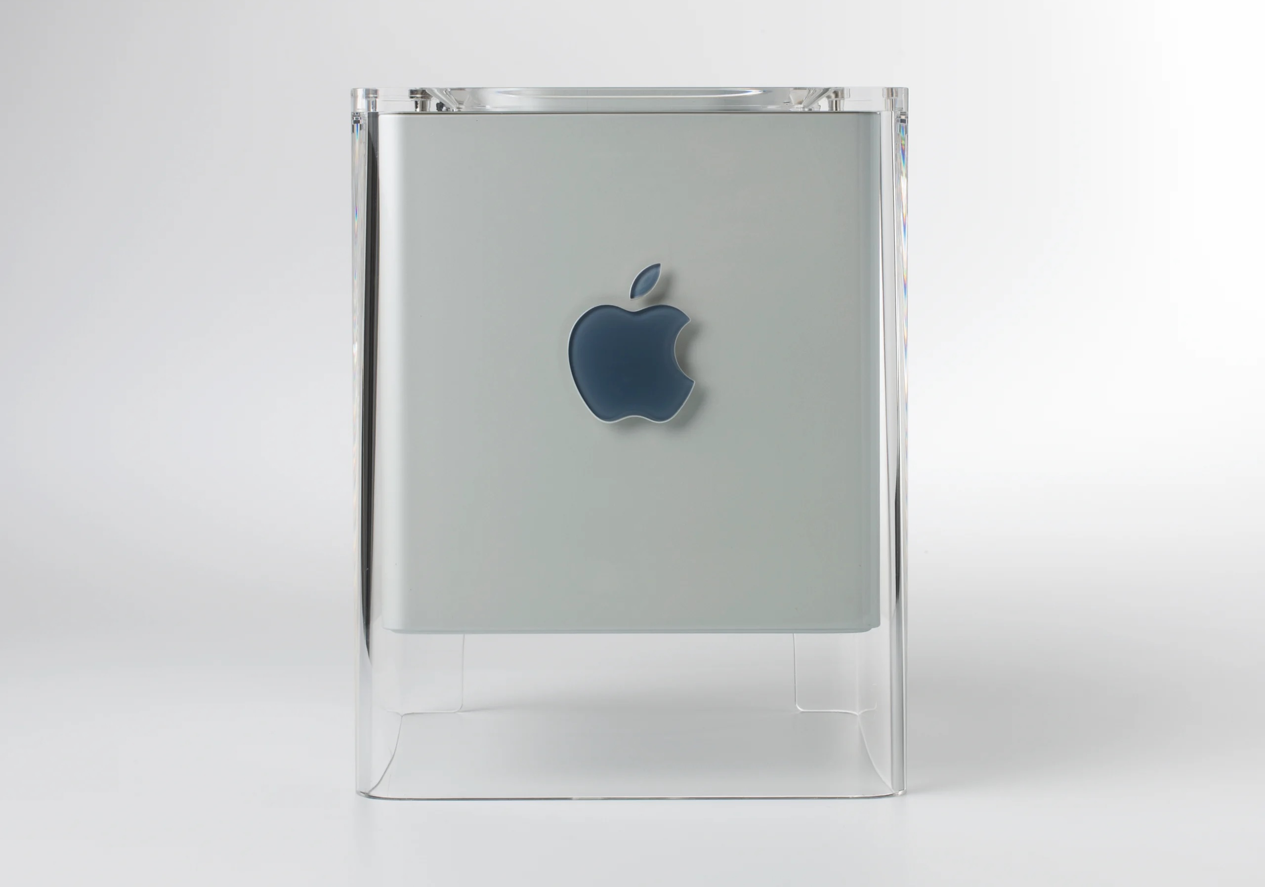 Power Mac G4 Cube: A stunning visual piece that fell short due to overheating and performance issues.