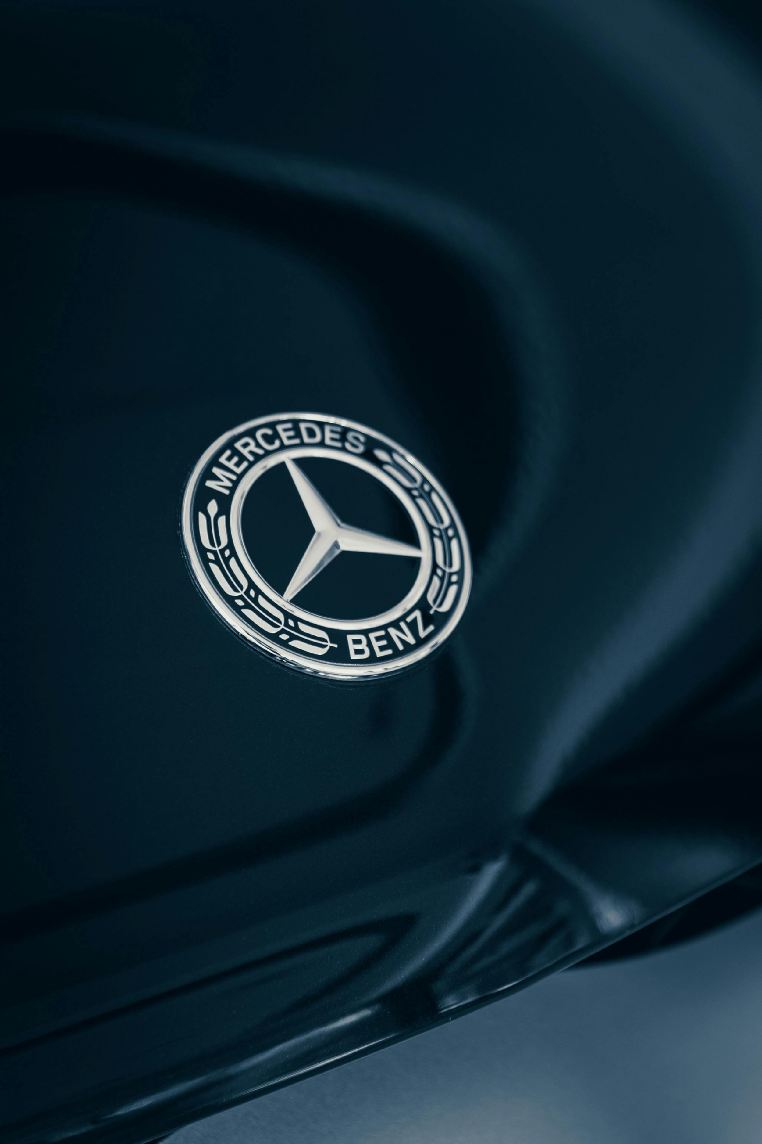 Mercedes Benz Logo Grille wallpaper for Apple iPhone, Apple Watch, Mac, iPad and Apple Watch