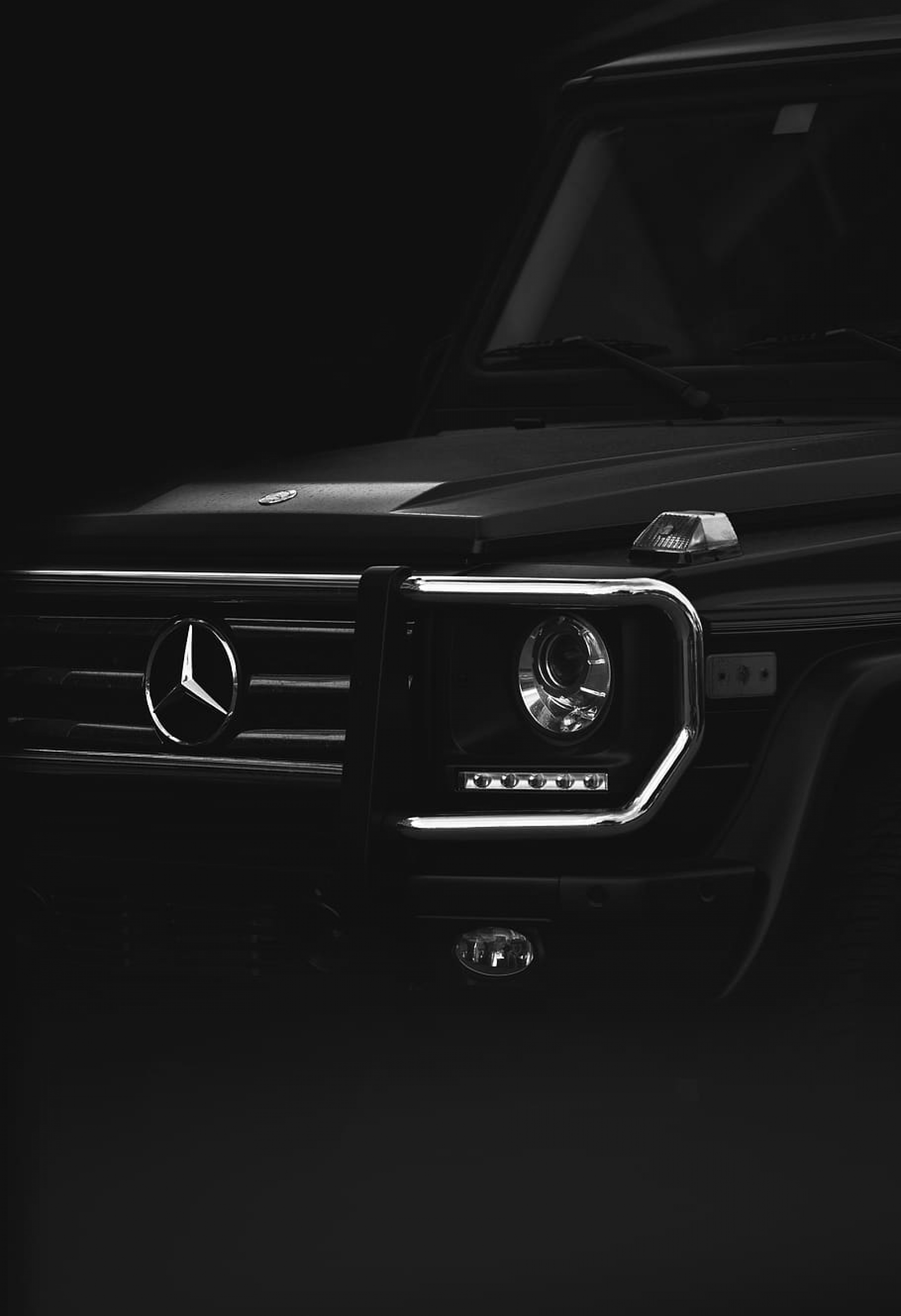 Mercedes Benz Matte Black Car Brand Logo Grilled Dark