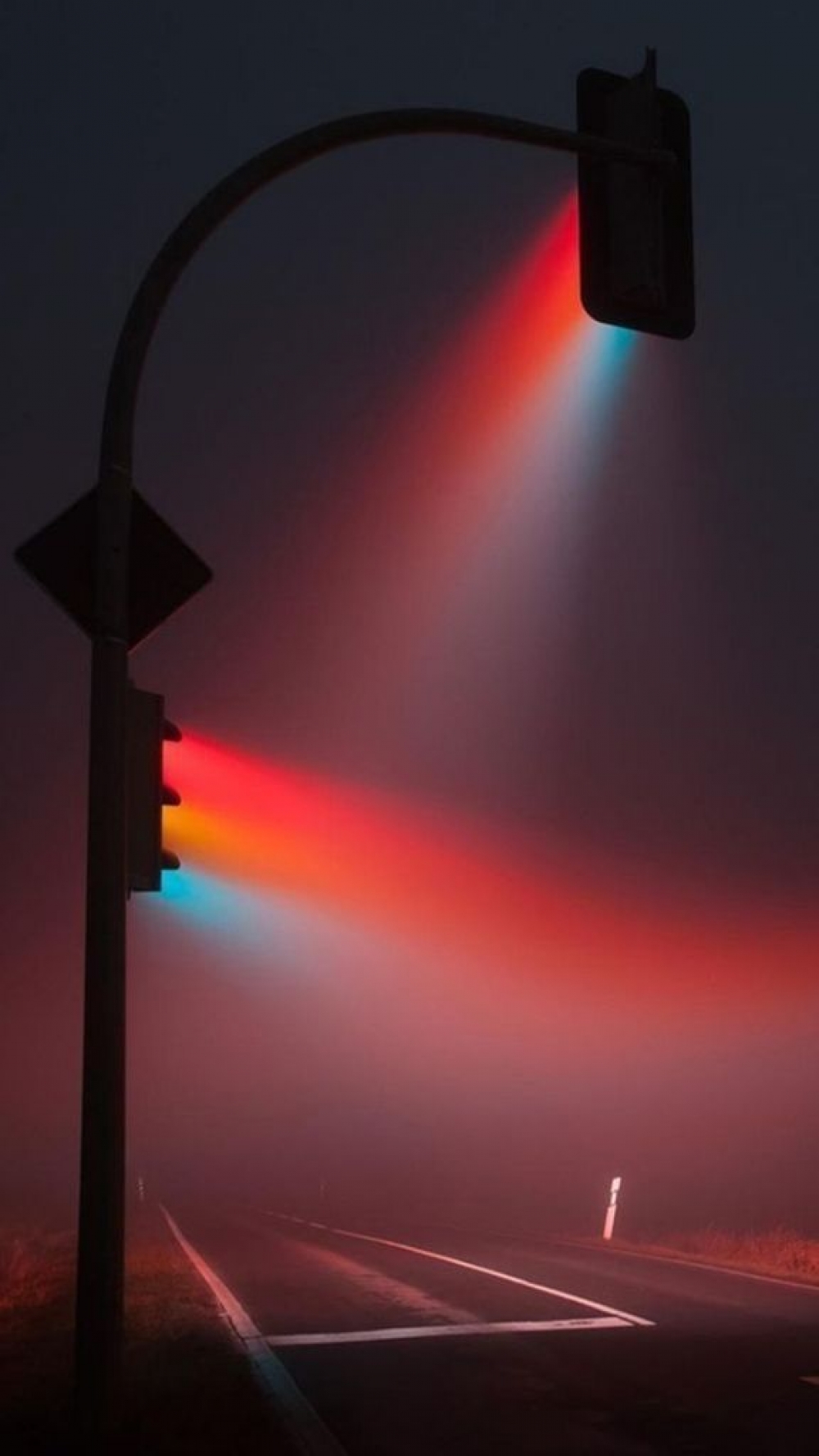 Traffic Lights At Night Color wallpaper for Apple iPhone, Apple Watch, Mac, iPad and Apple Watch