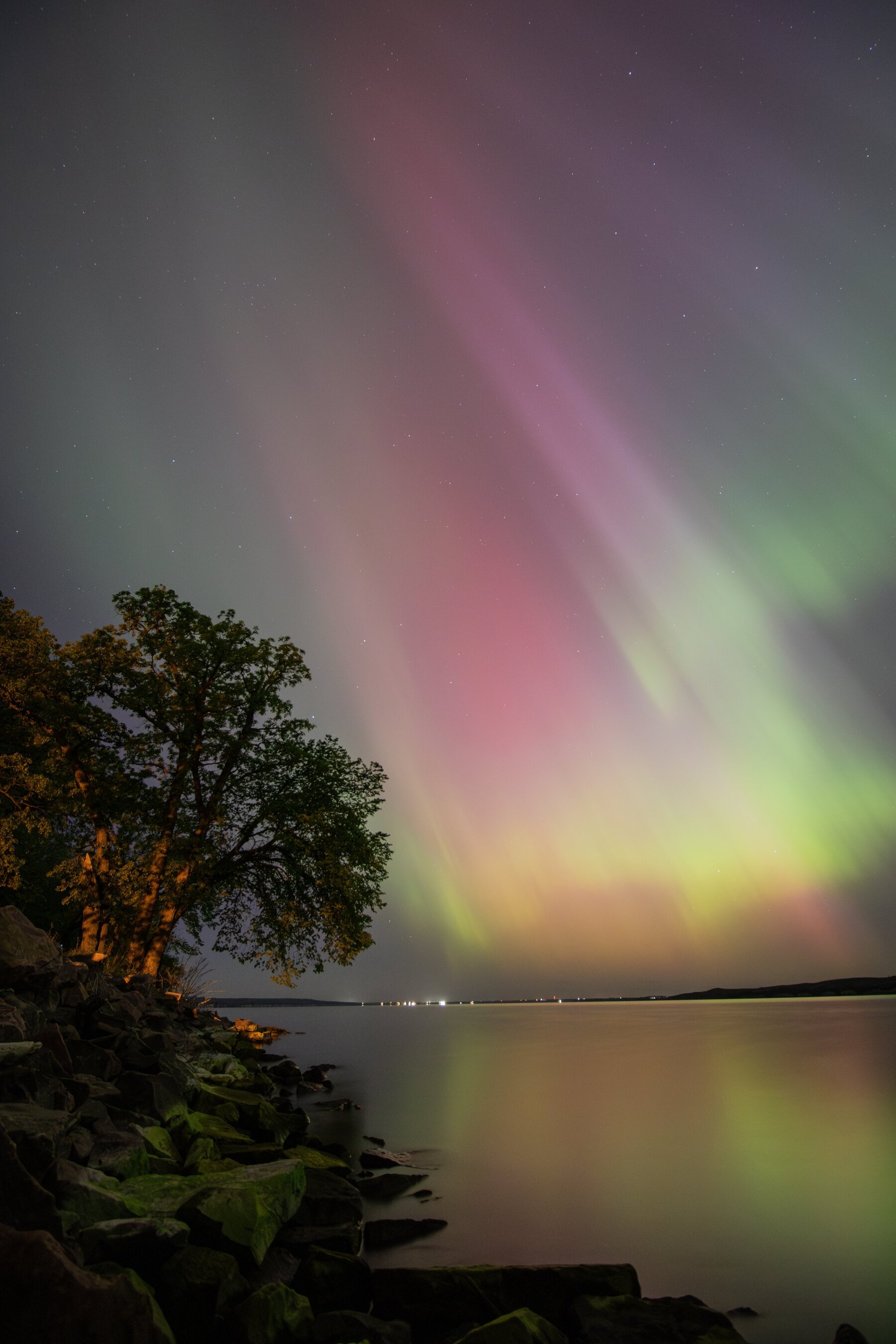 Aurora Borealis Green And Pink In Yankton County South Dakota State United States USA wallpaper for Apple iPhone, Apple Watch, Mac, iPad and Apple Watch