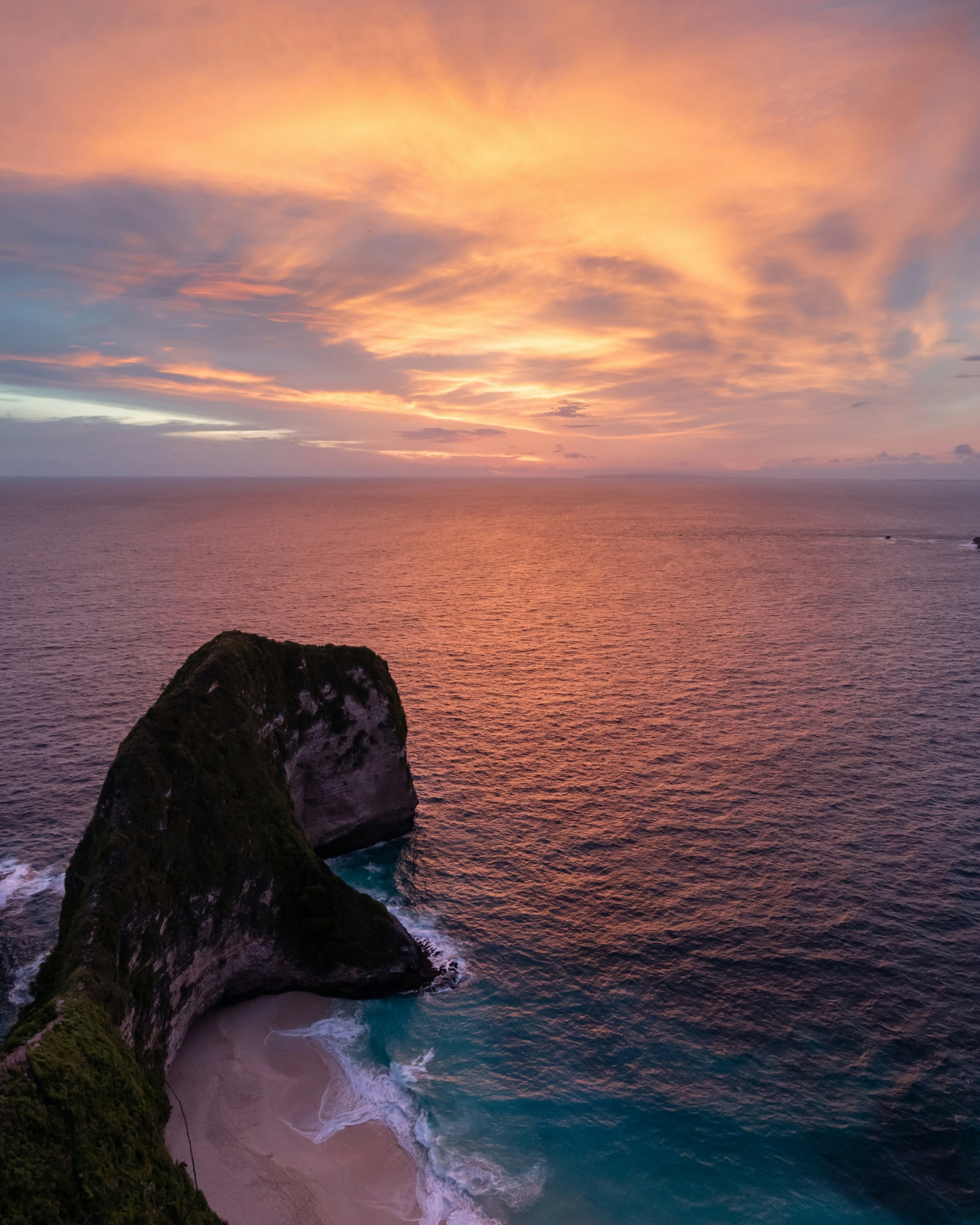 Gorgeous Beautiful Rocky Cliffside Cliff With Sunset And Large Rock