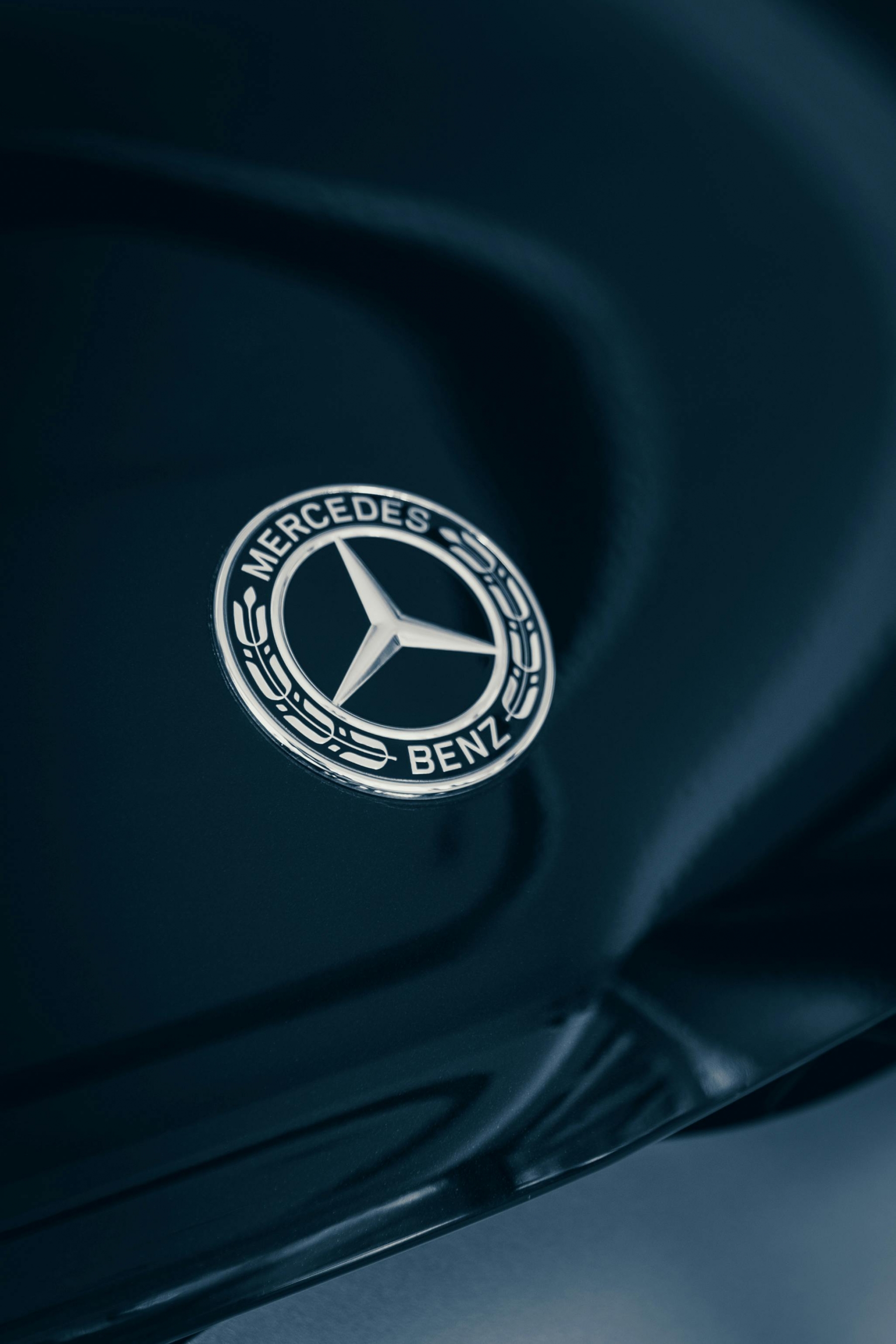 Mercedes Benz Logo Decal Grille wallpaper for Apple iPhone, Apple Watch, Mac, iPad and Apple Watch