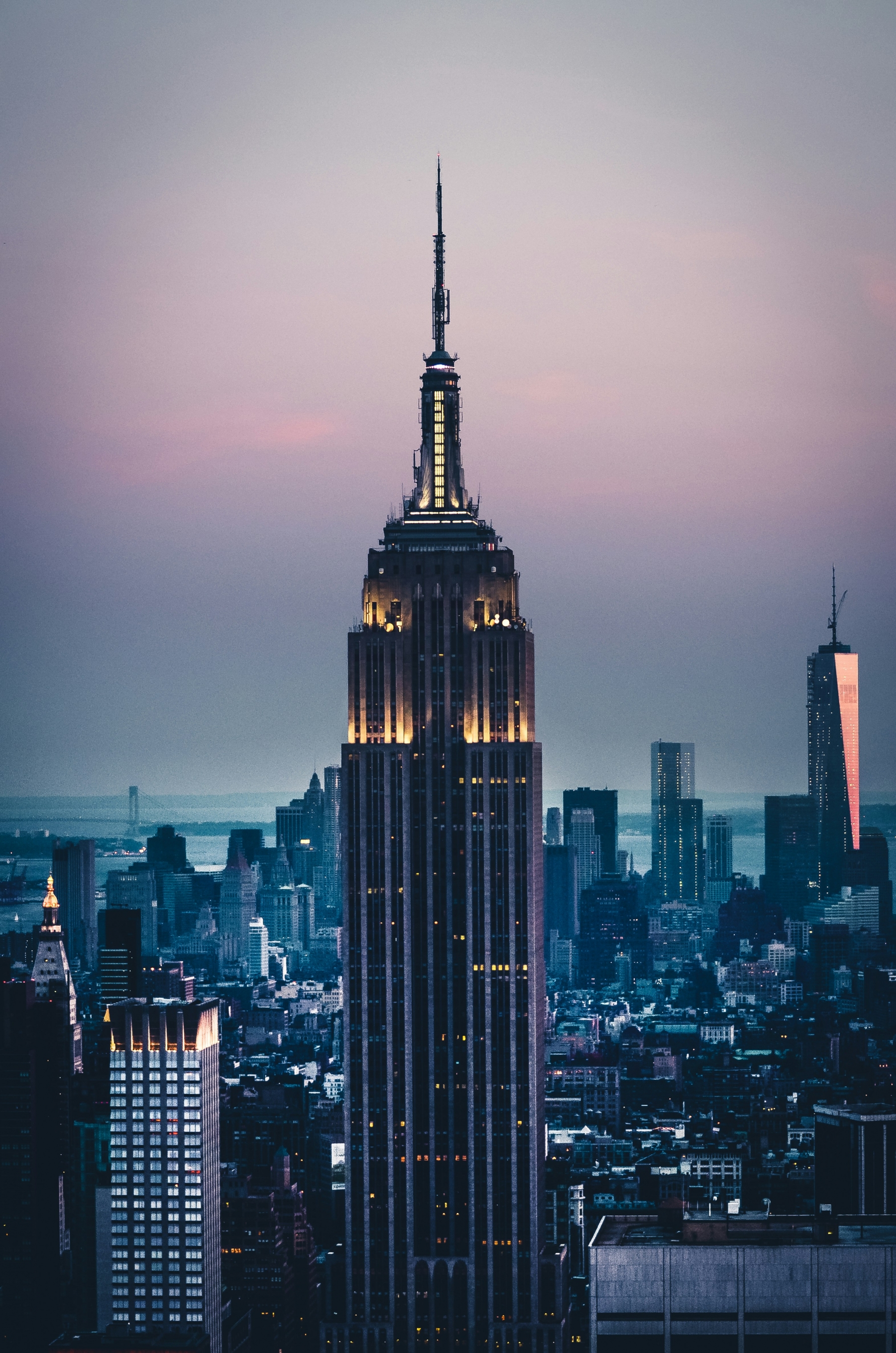 New York City Empire State Building At Dusk wallpaper for Apple iPhone, Apple Watch, Mac, iPad and Apple Watch