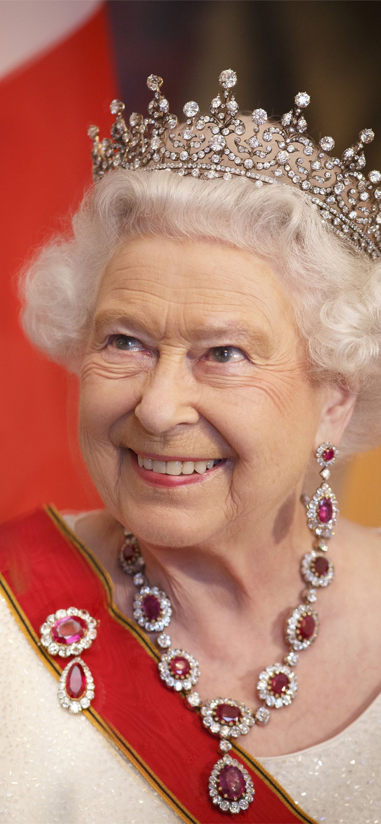 Queen Elizabeth II Smiling wallpaper for Apple iPhone, Apple Watch, Mac, iPad and Apple Watch