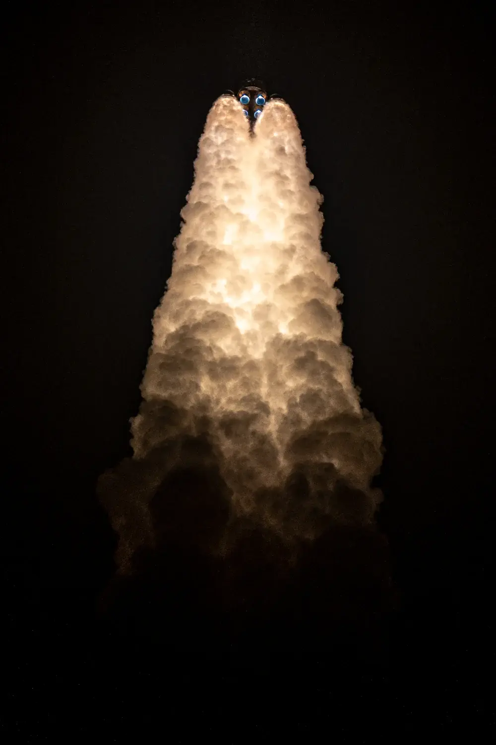 SpaceX Rocket Blasting Off Plume Of Smoke Best Desktop Wallpapers Screensavers Backgrounds For Apple iPhone 11 12 13 14 15 16 17 Pro Max 2025 2026