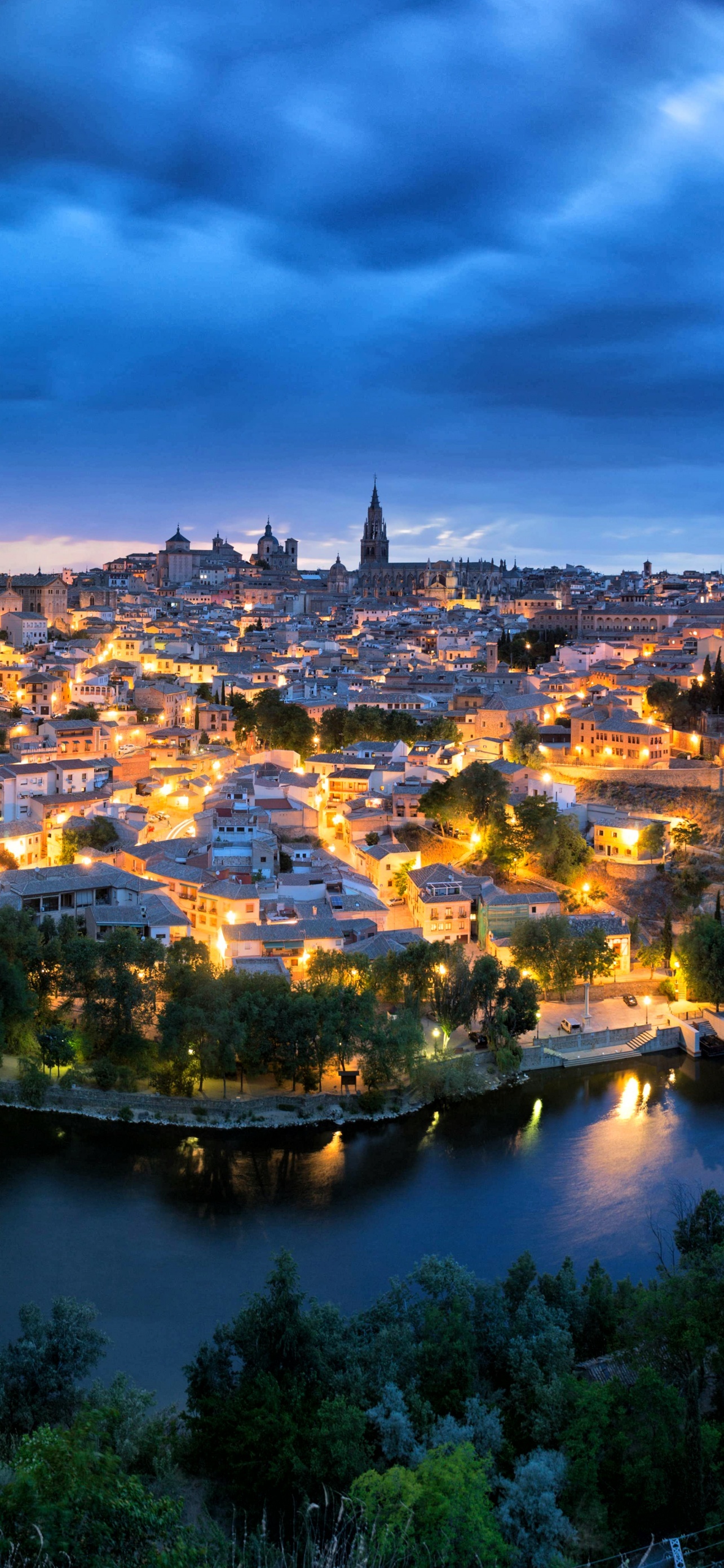 Toledo Spain At Dusk Trending 2K 4K HD Desktop Wallpapers In 2025 For iPhone And Android Devices wallpaper for Apple iPhone, Apple Watch, Mac, iPad and Apple Watch