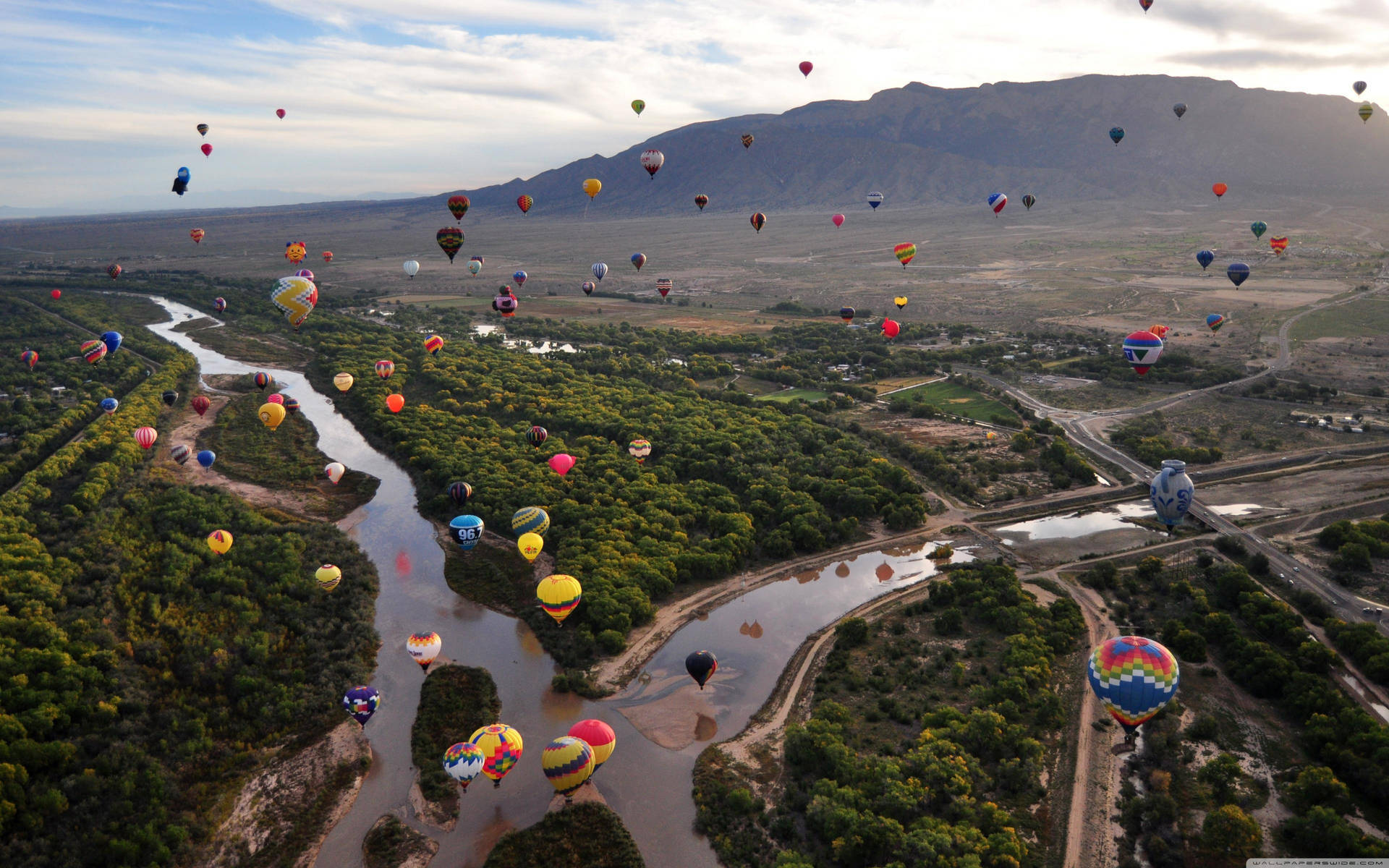 Albuquerque Hot Air Balloons Festival Albuquerque County Town New Mexico State USA United States Small Towns wallpaper for Apple iPhone, Apple Watch, Mac, iPad and Apple Watch