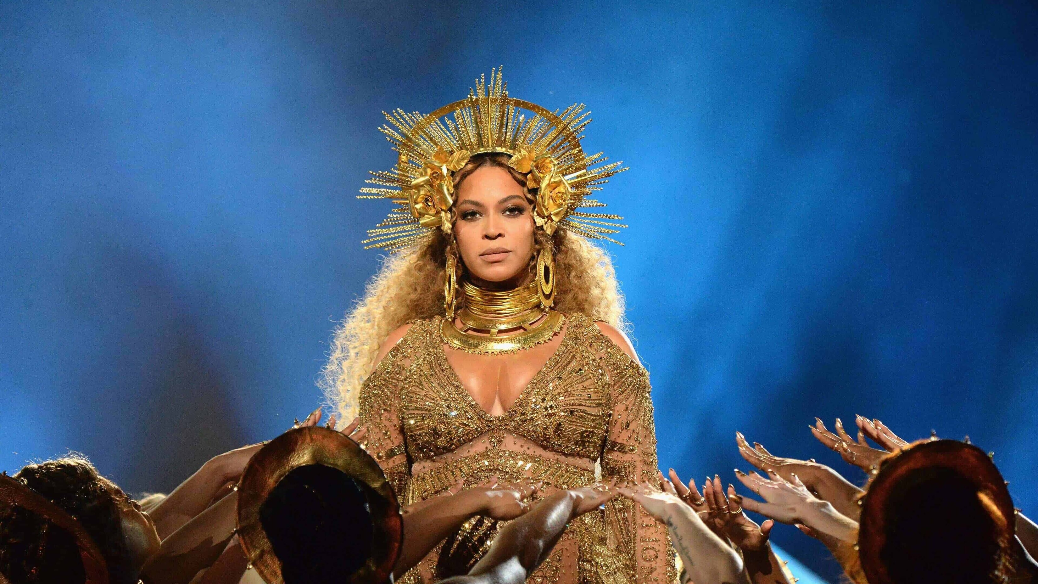 Desktop 4K Beyonce Background Image Golden Live Concert