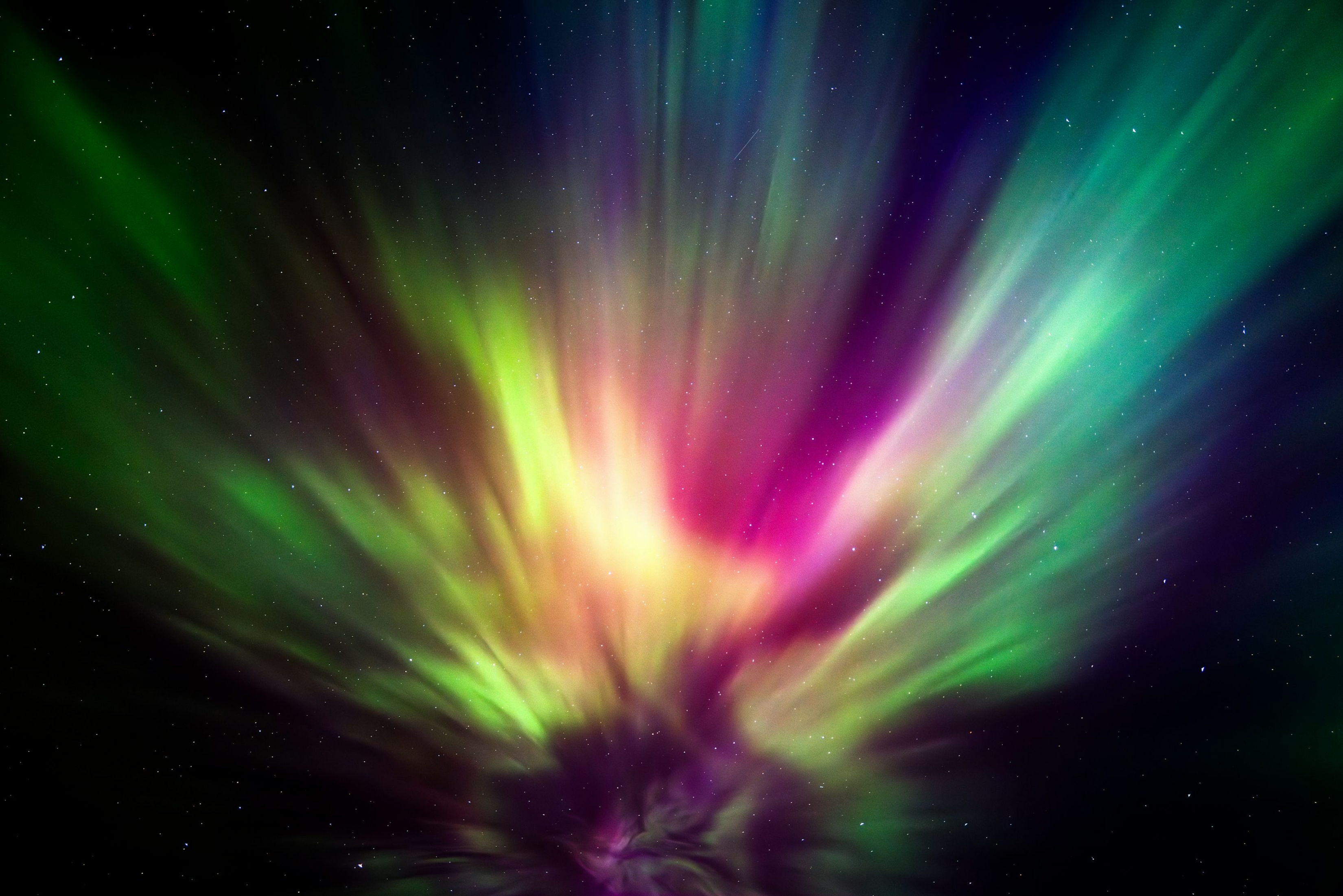 Green Pink Aurora Borealis Northern Lights macOS