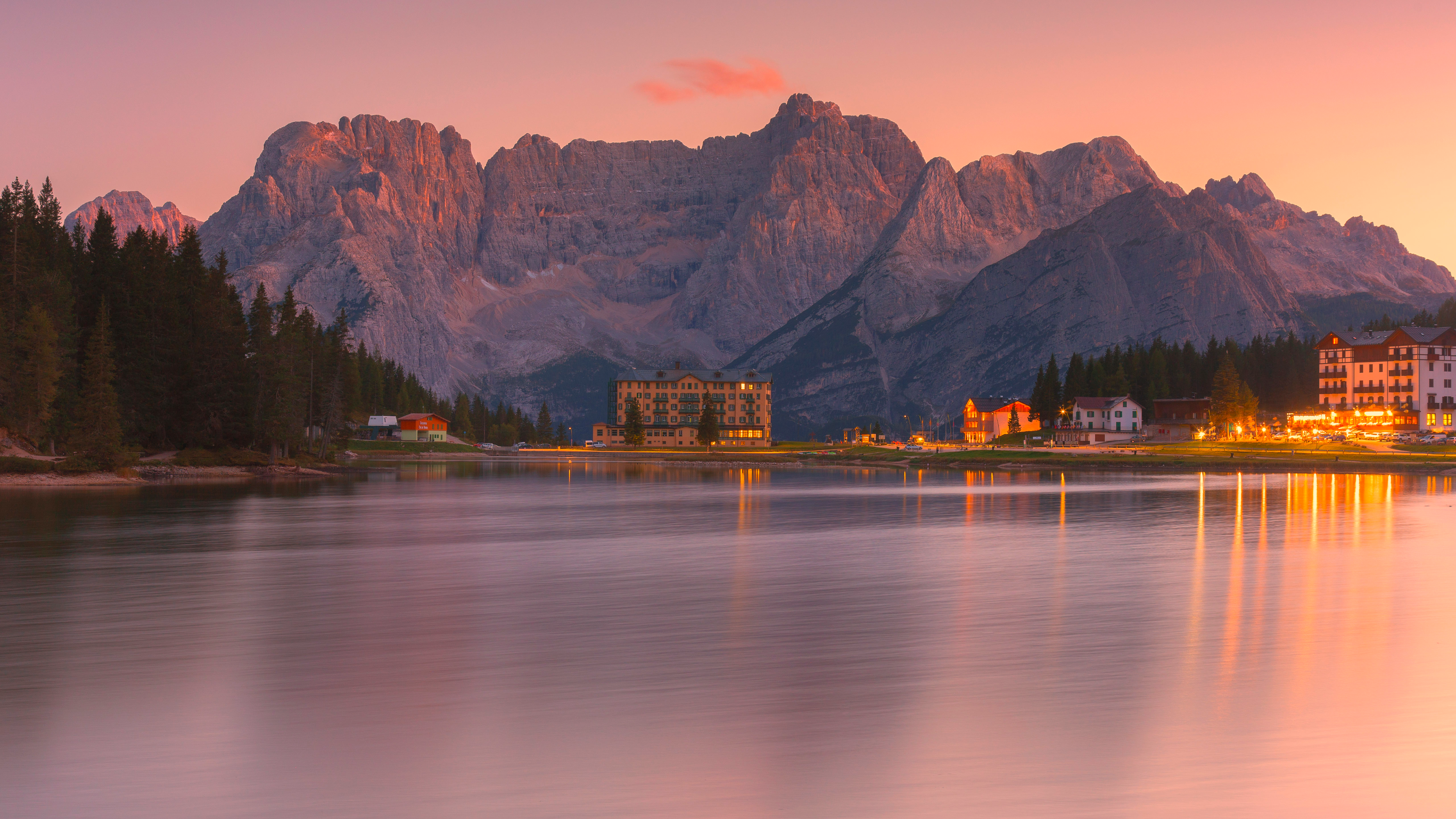 Lake In Italy With Mountains 2025 Best Ultra HD High Resolution 4K Desktop Backgrounds Wallpapers For Mac Linux And Windows PC macOS wallpaper for Apple iPhone, Apple Watch, Mac, iPad and Apple Watch