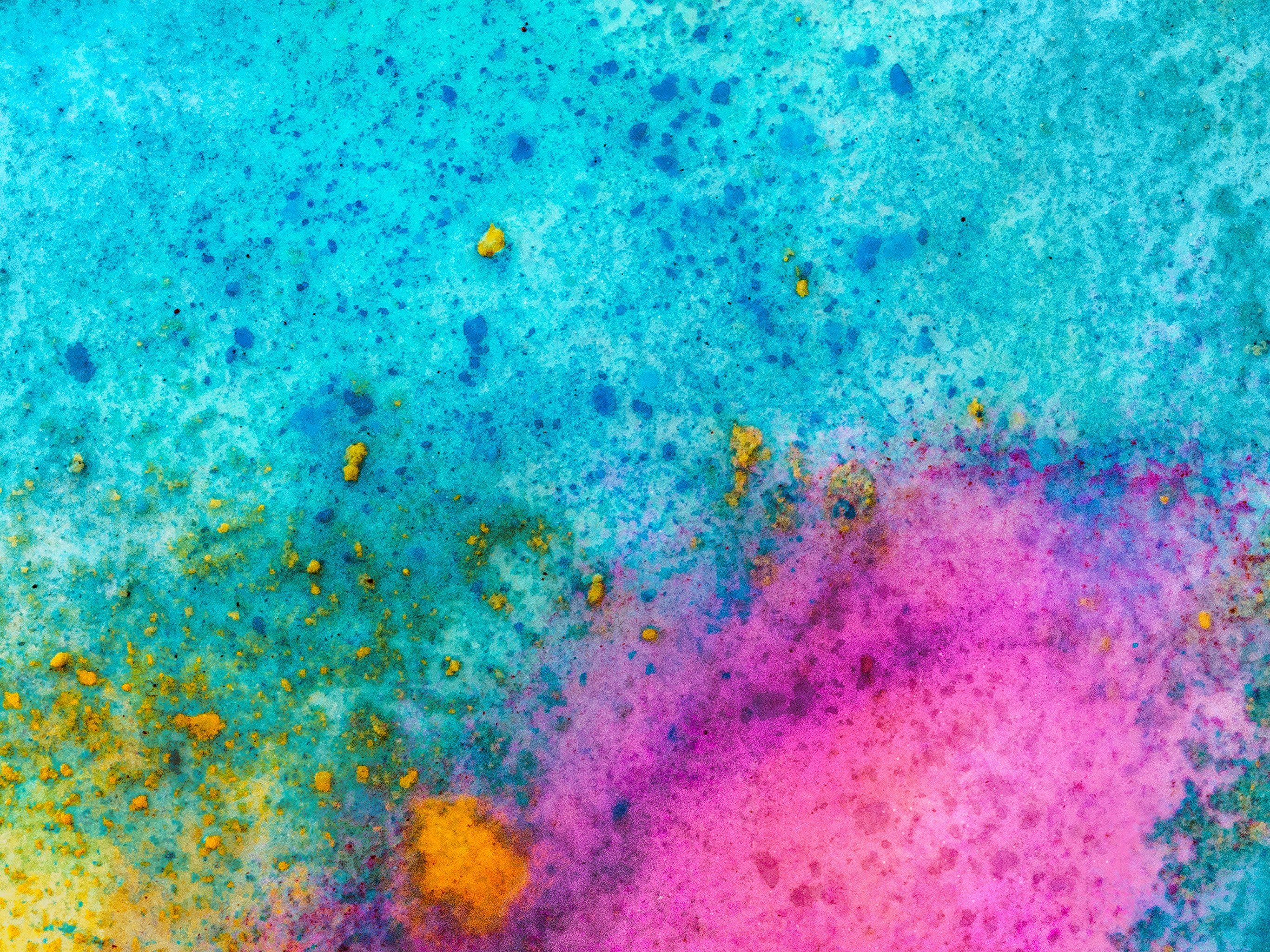 MKBHD Panels App Free Bright Blue Pink Powder Chalk Splatter wallpaper for Apple iPhone, Apple Watch, Mac, iPad and Apple Watch