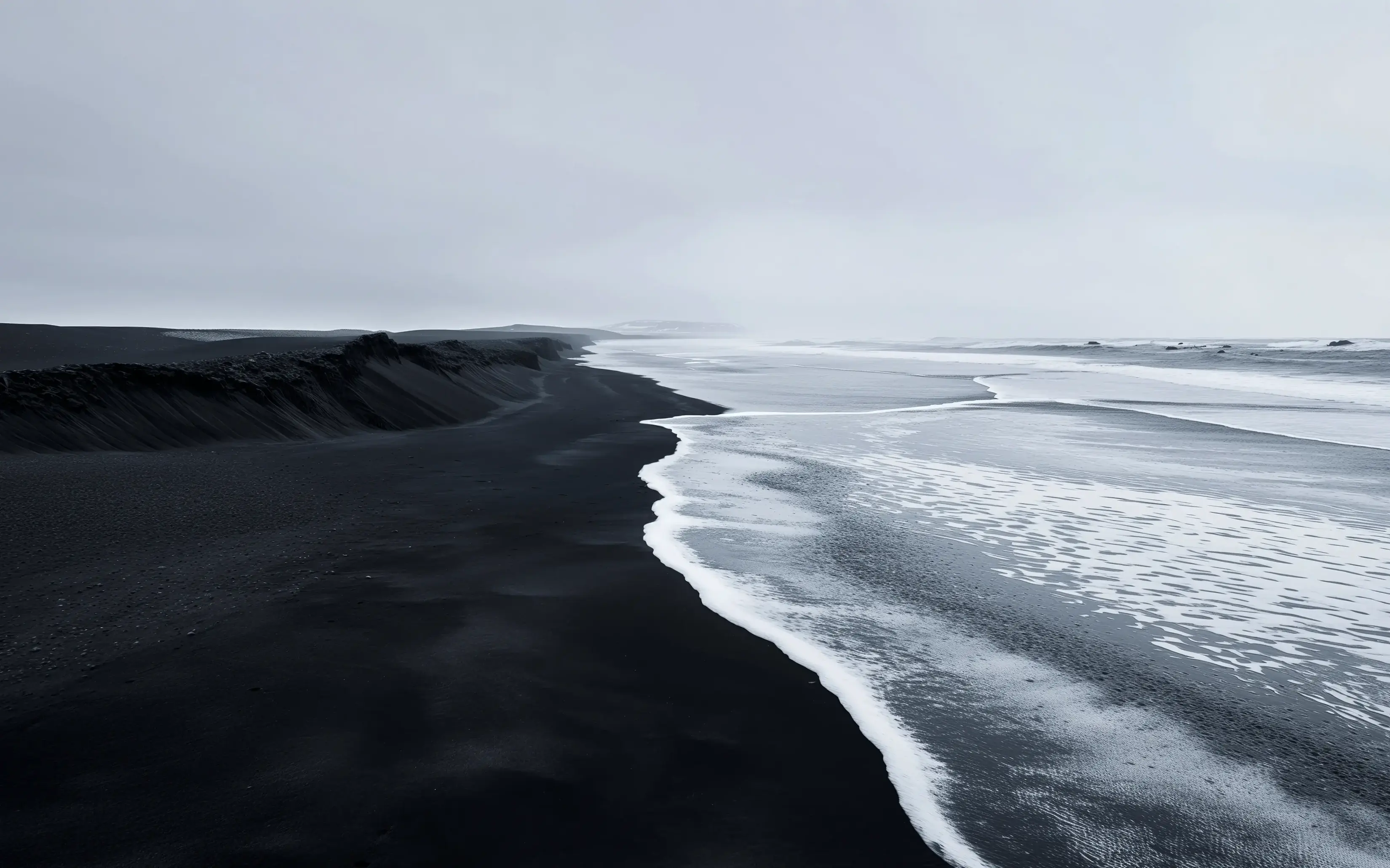 Night Mode Black Sand Beach Crashing Waves Cloudy Sky Top Best Free Download Wallpapers For MacBook Pro Air And Microsoft Windows PCs Desktop 4K wallpaper for Apple iPhone, Apple Watch, Mac, iPad and Apple Watch