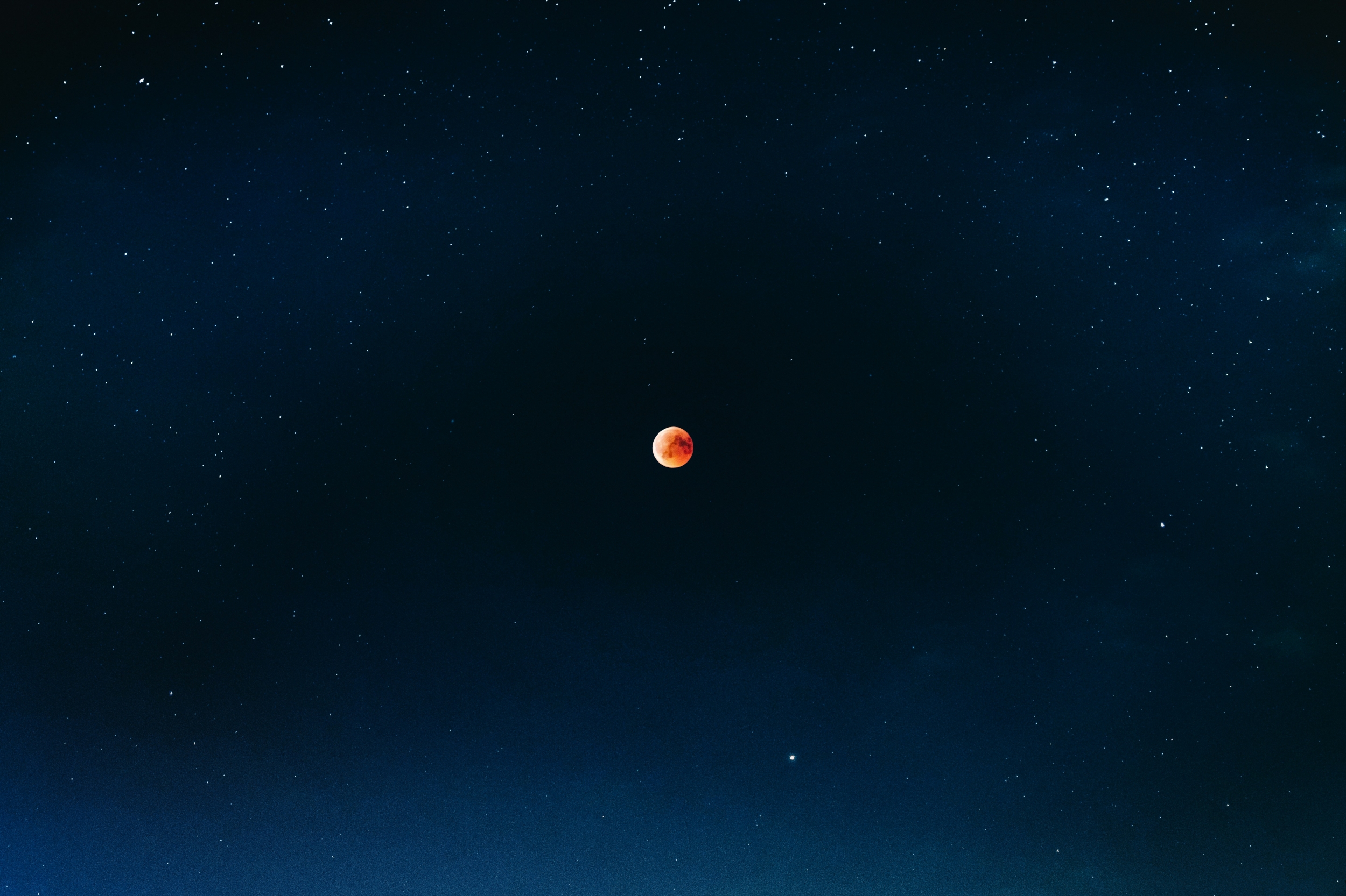 Red Moon Minimalist Simple 5K