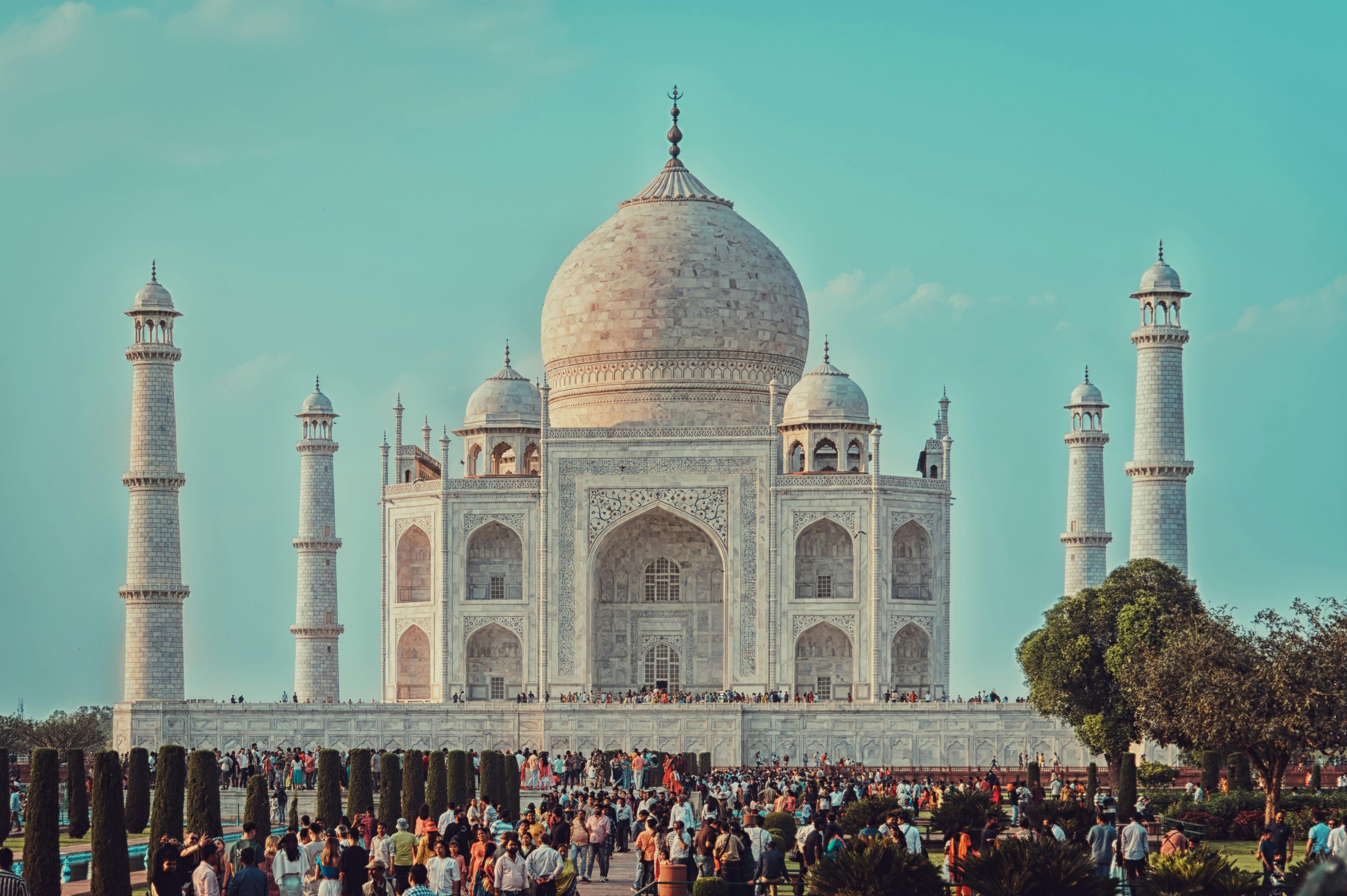 Taj Mahal India Blue Sky wallpaper for Apple iPhone, Apple Watch, Mac, iPad and Apple Watch